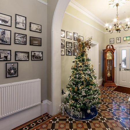 Charades Guest House Херфорд Екстериор снимка