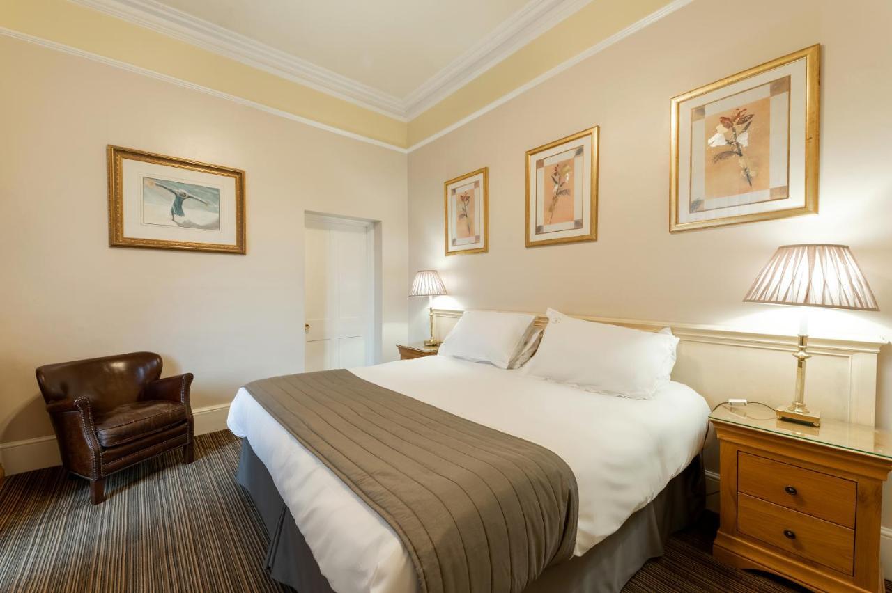 Charades Guest House Херфорд Екстериор снимка