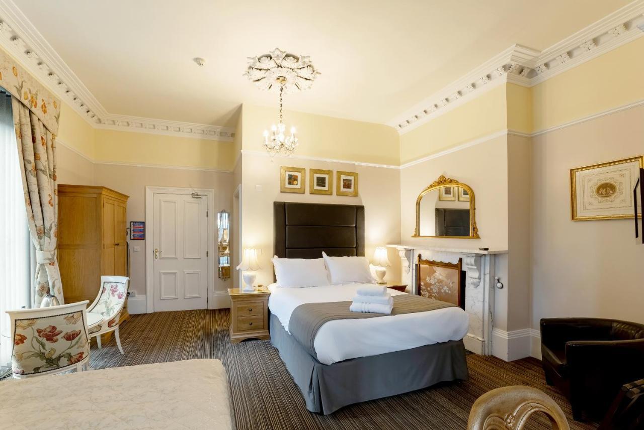 Charades Guest House Херфорд Екстериор снимка