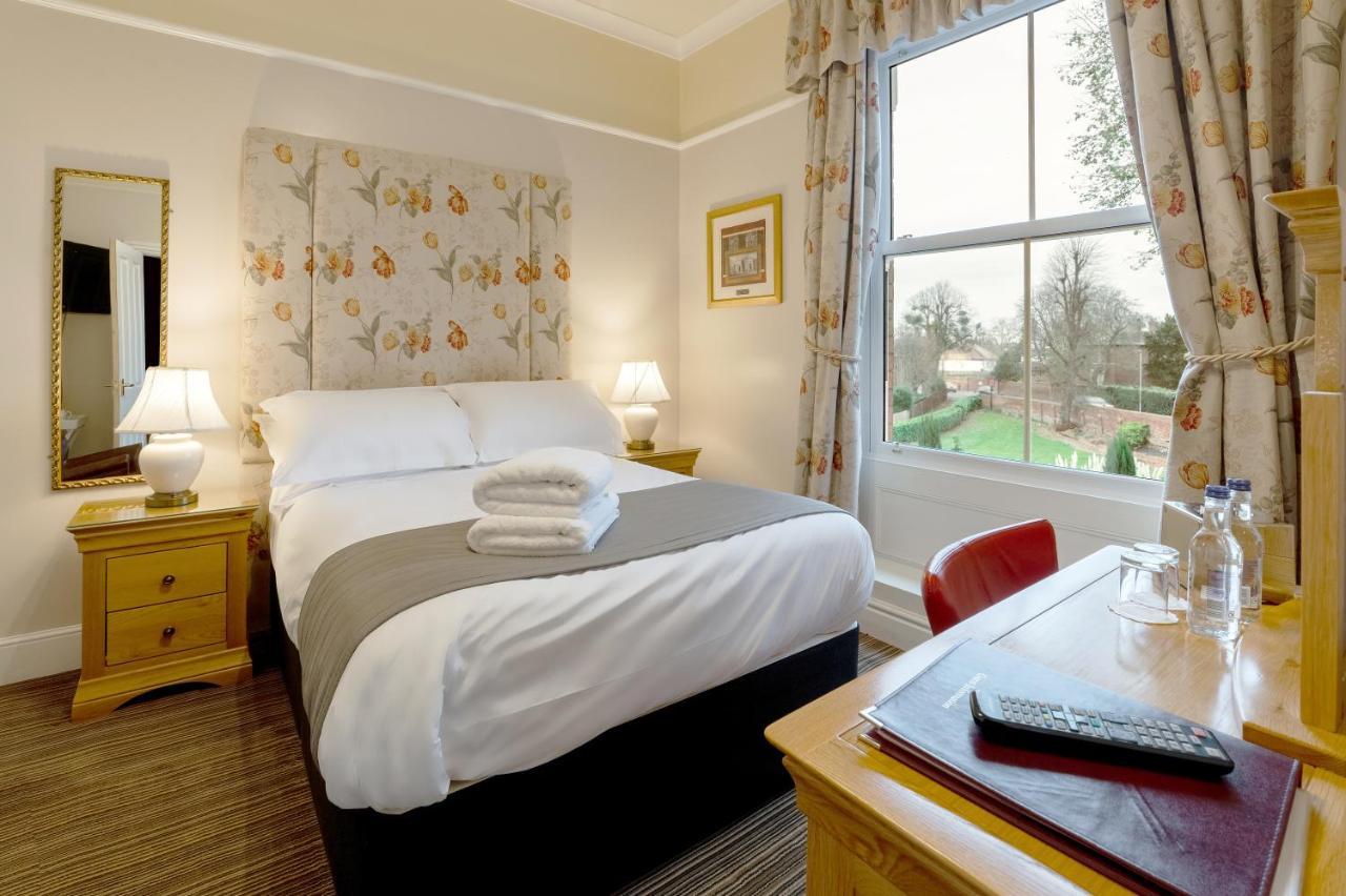 Charades Guest House Херфорд Екстериор снимка