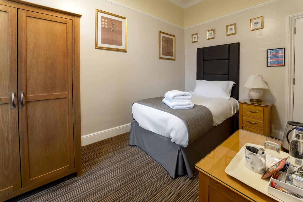 Charades Guest House Херфорд Екстериор снимка