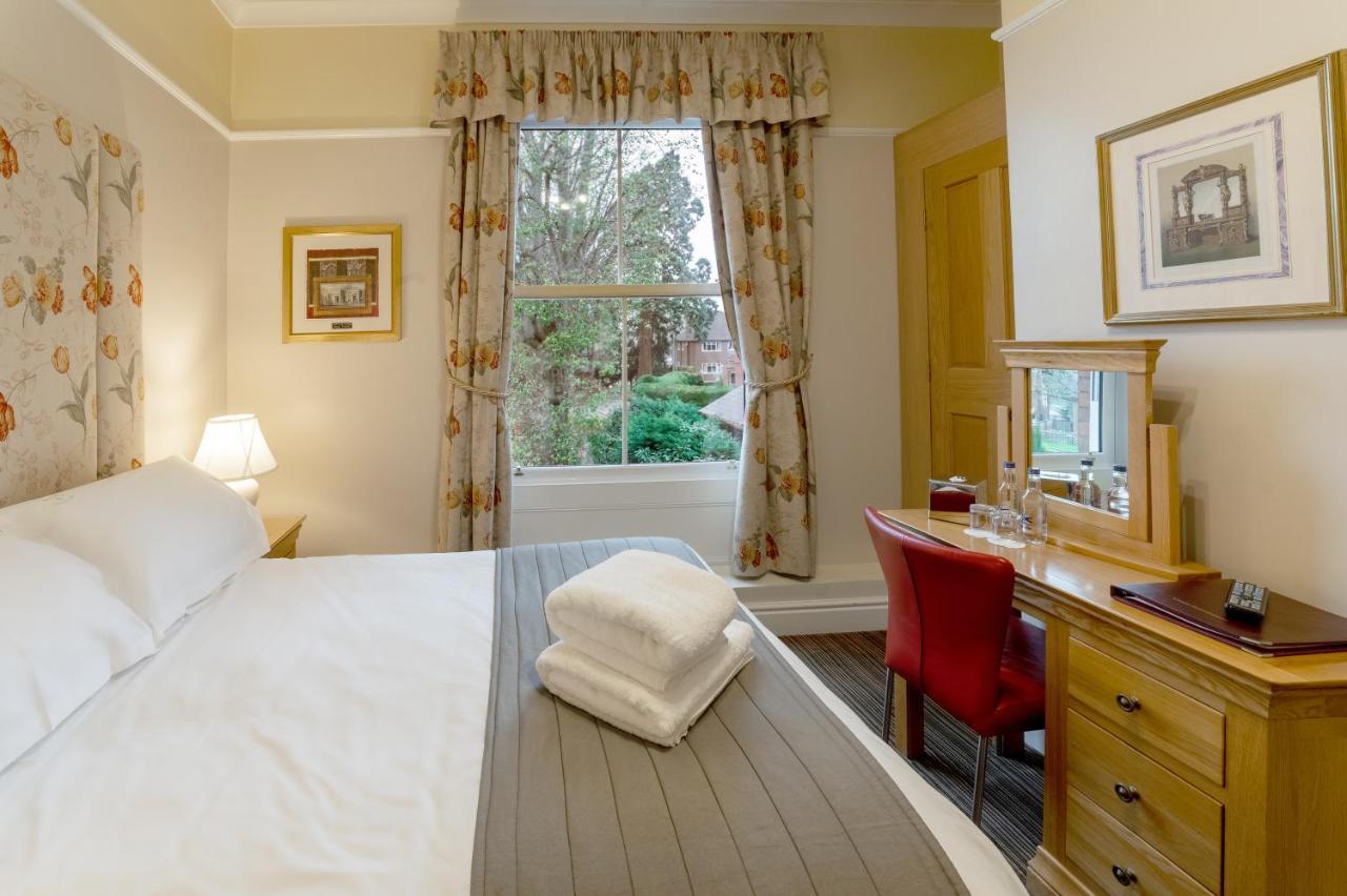 Charades Guest House Херфорд Екстериор снимка