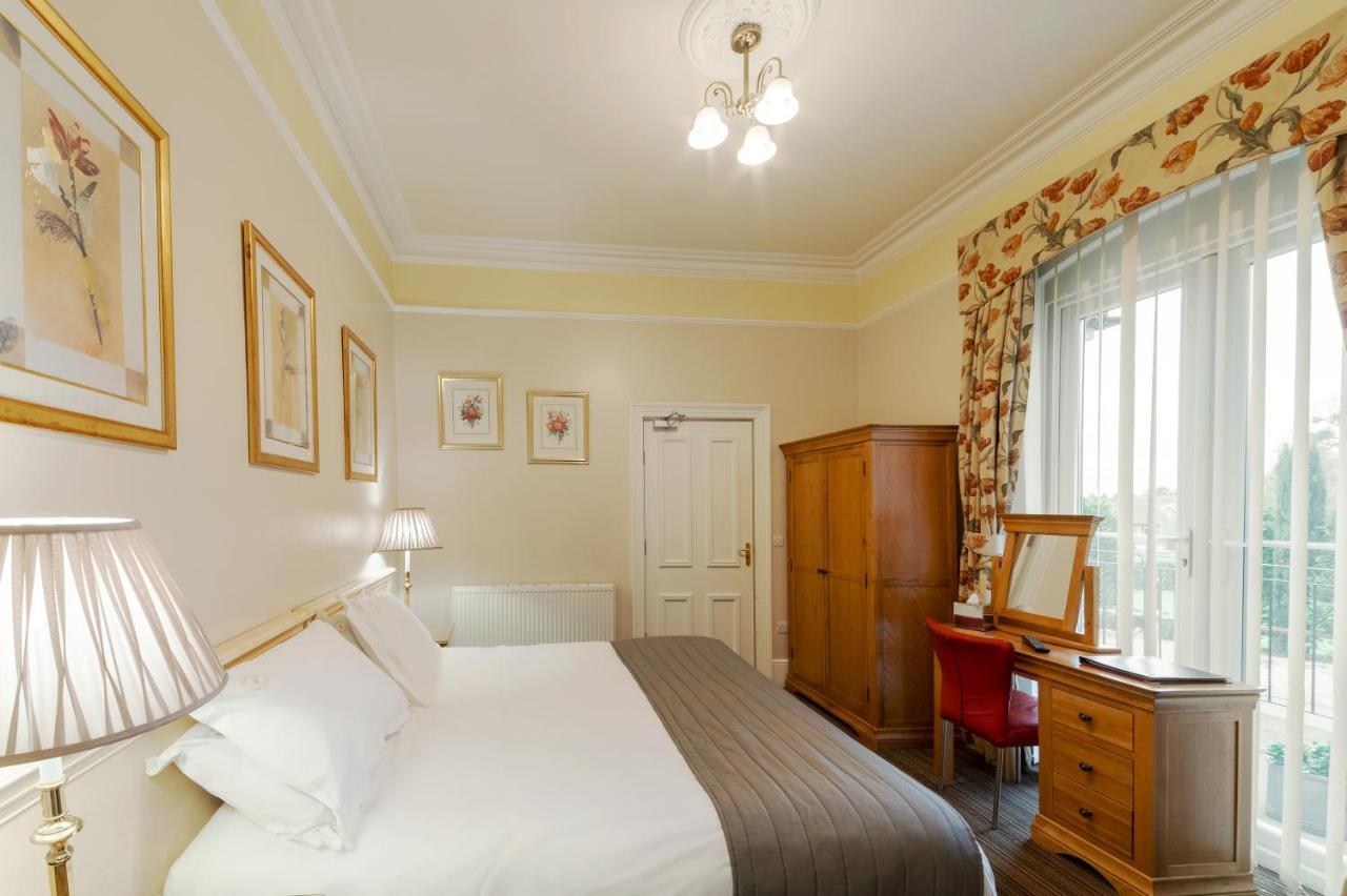 Charades Guest House Херфорд Екстериор снимка