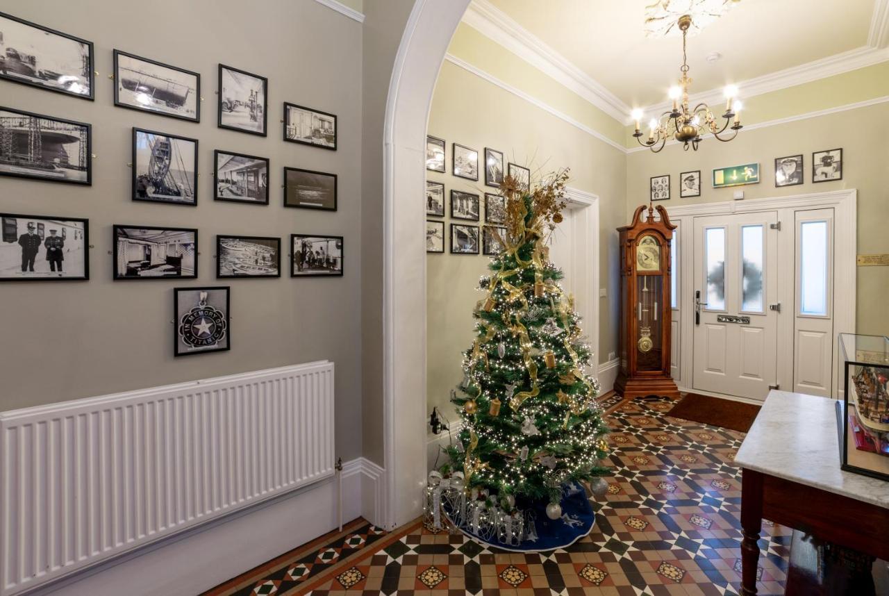 Charades Guest House Херфорд Екстериор снимка