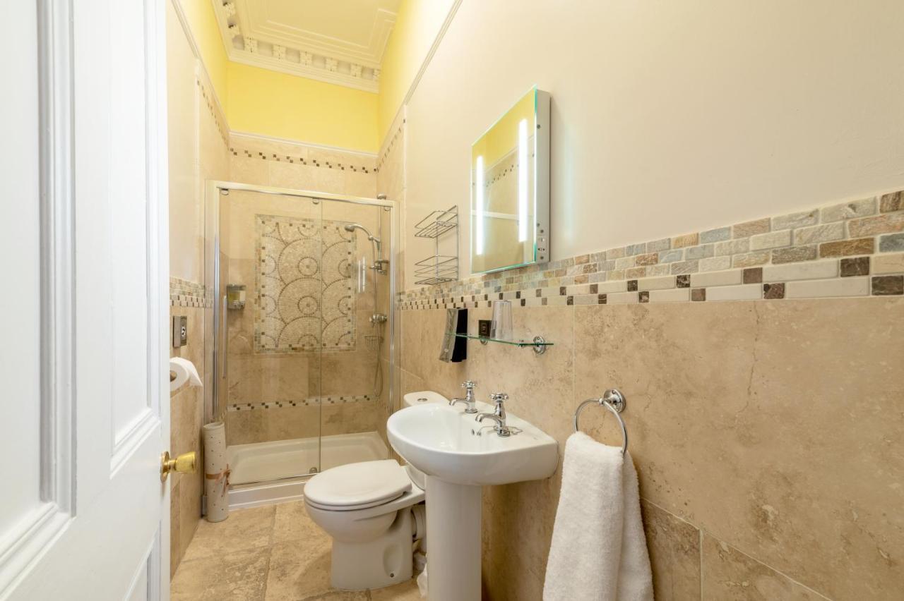 Charades Guest House Херфорд Екстериор снимка