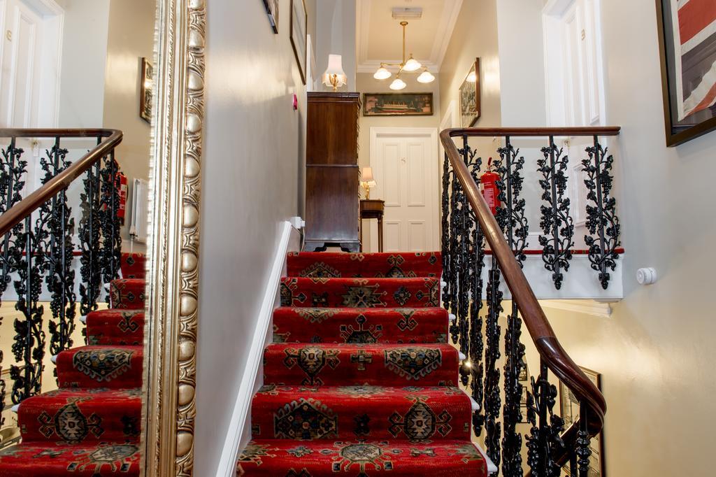Charades Guest House Херфорд Екстериор снимка